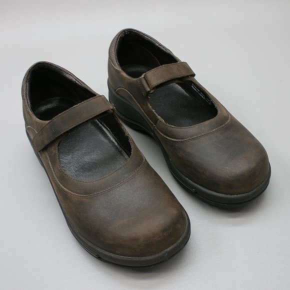 Dansko Ladies 40 (9.5-10) Mary Jane Hook Loop Strap Oiled Brown Leather Dr Clogs - Picture 6 of 12
